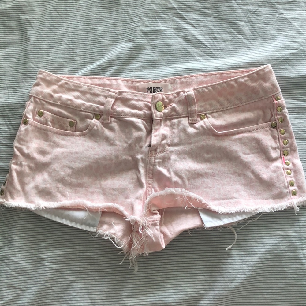 Pink short shorts